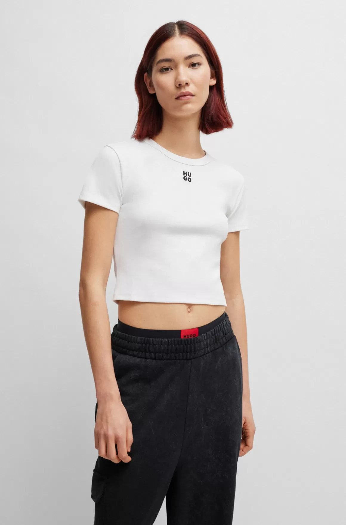 HUGO BOSS Afkortet T-shirt I Bomuldsblanding Med Slim Fit Og Stablet Logo