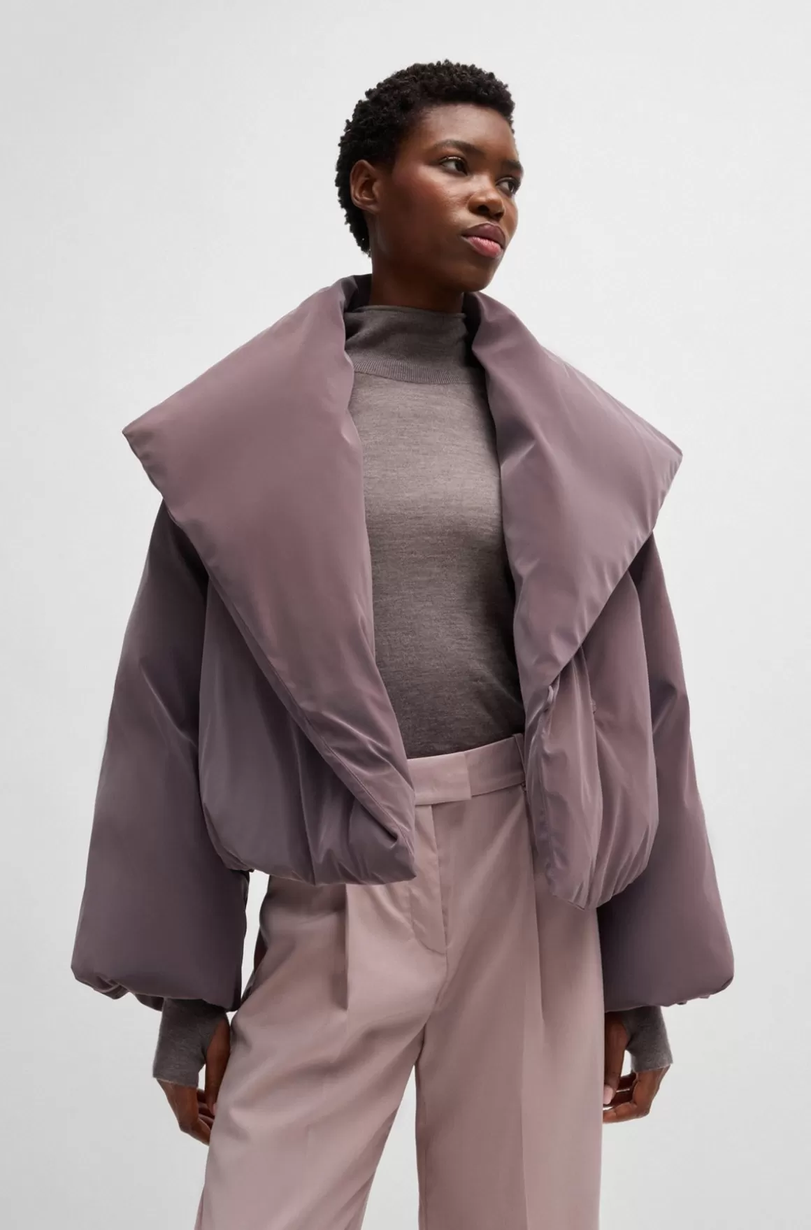 HUGO BOSS NAOMI X BOSS Afkortet Dunjakke I Velourblødt Stof