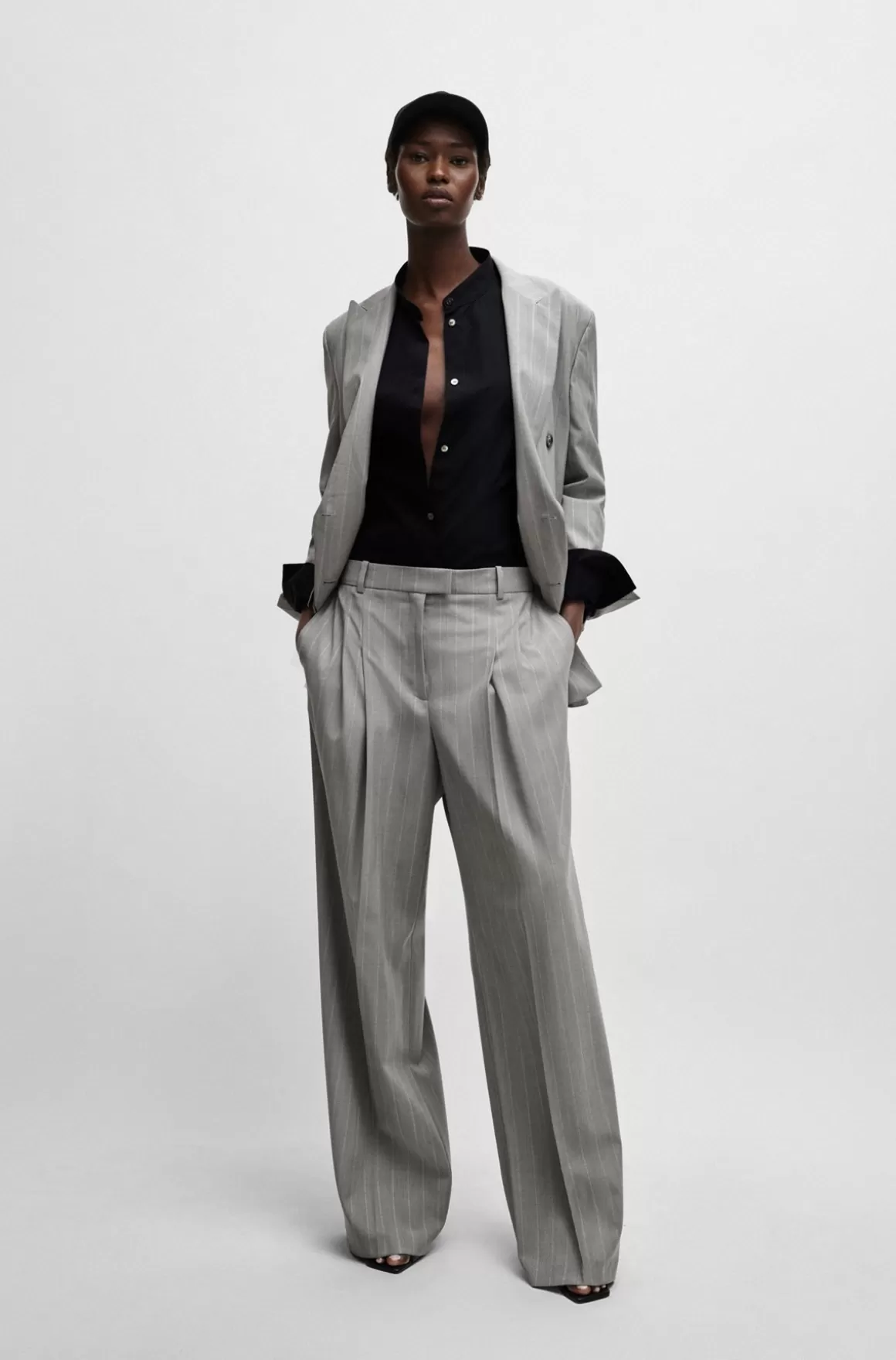 HUGO BOSS NAOMI X BOSS-jakke Med Oversize Fit, Nålestriber Og I Ny Uld