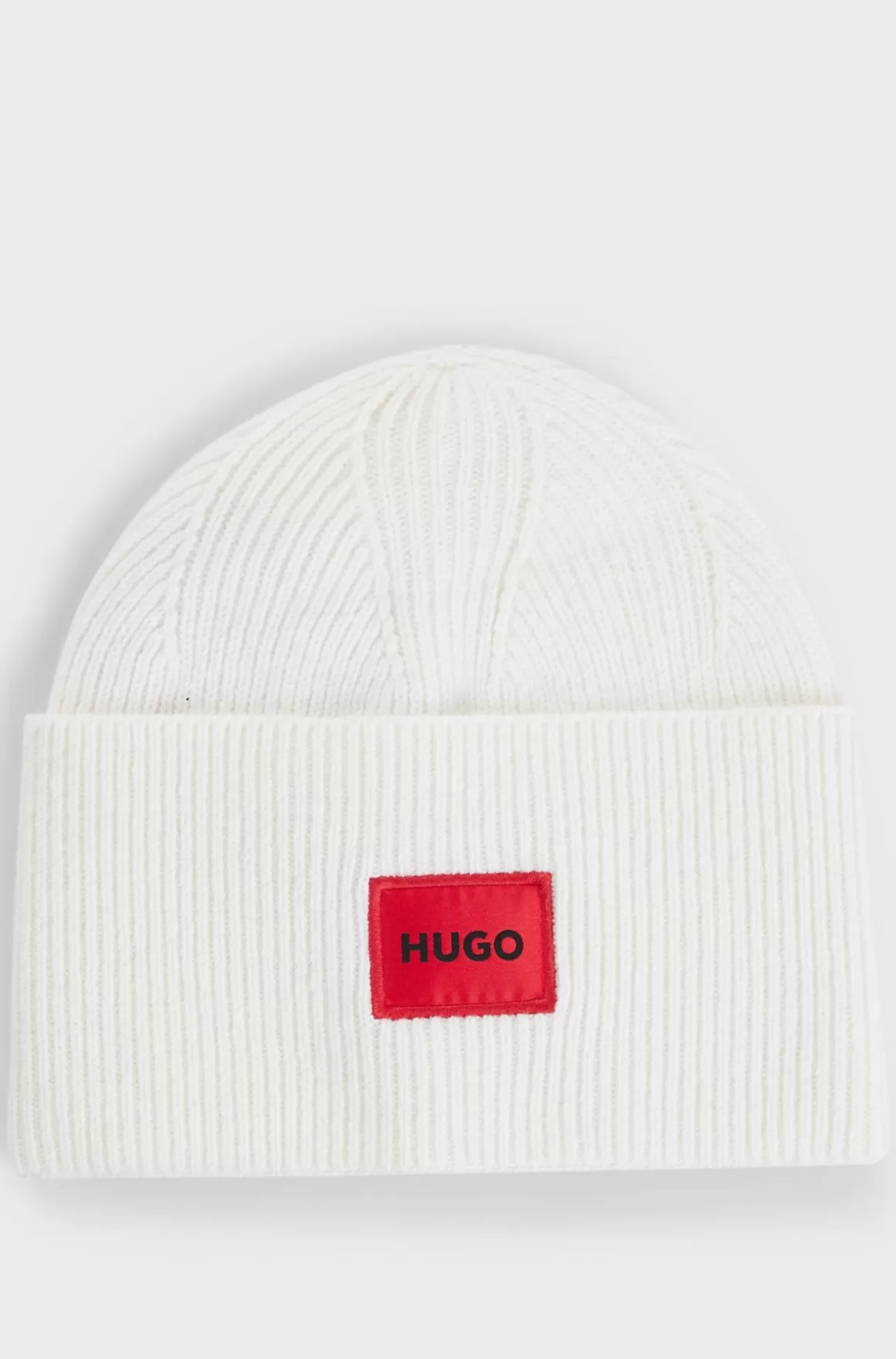 HUGO BOSS Ribstrikket Strikhue Med Rød Logomærkat