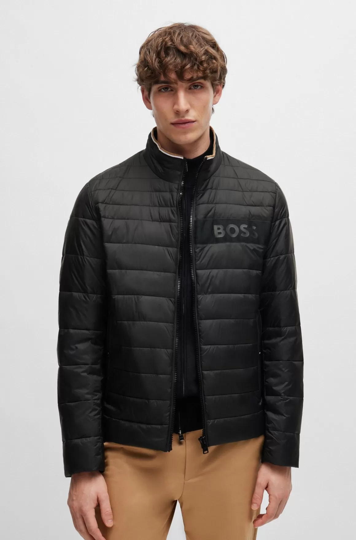 HUGO BOSS Vandskyende Jakke Med 3D-logobånd.